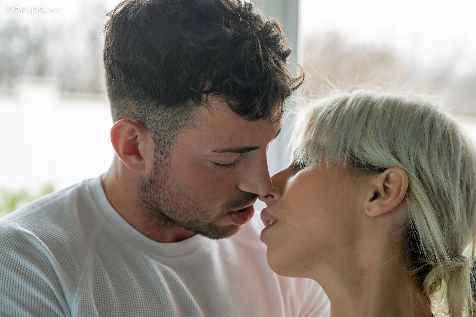 TITS IN THE SPLASH ZONE