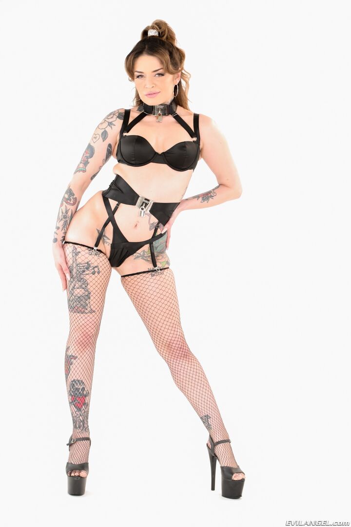 VANESSA VEGA Gaping Anal Fucking Melee