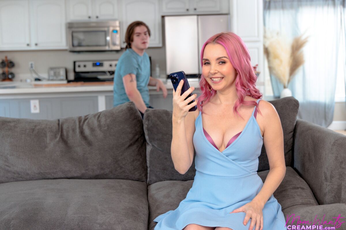 My Stepmom Is My Girlfriend - S2:E4