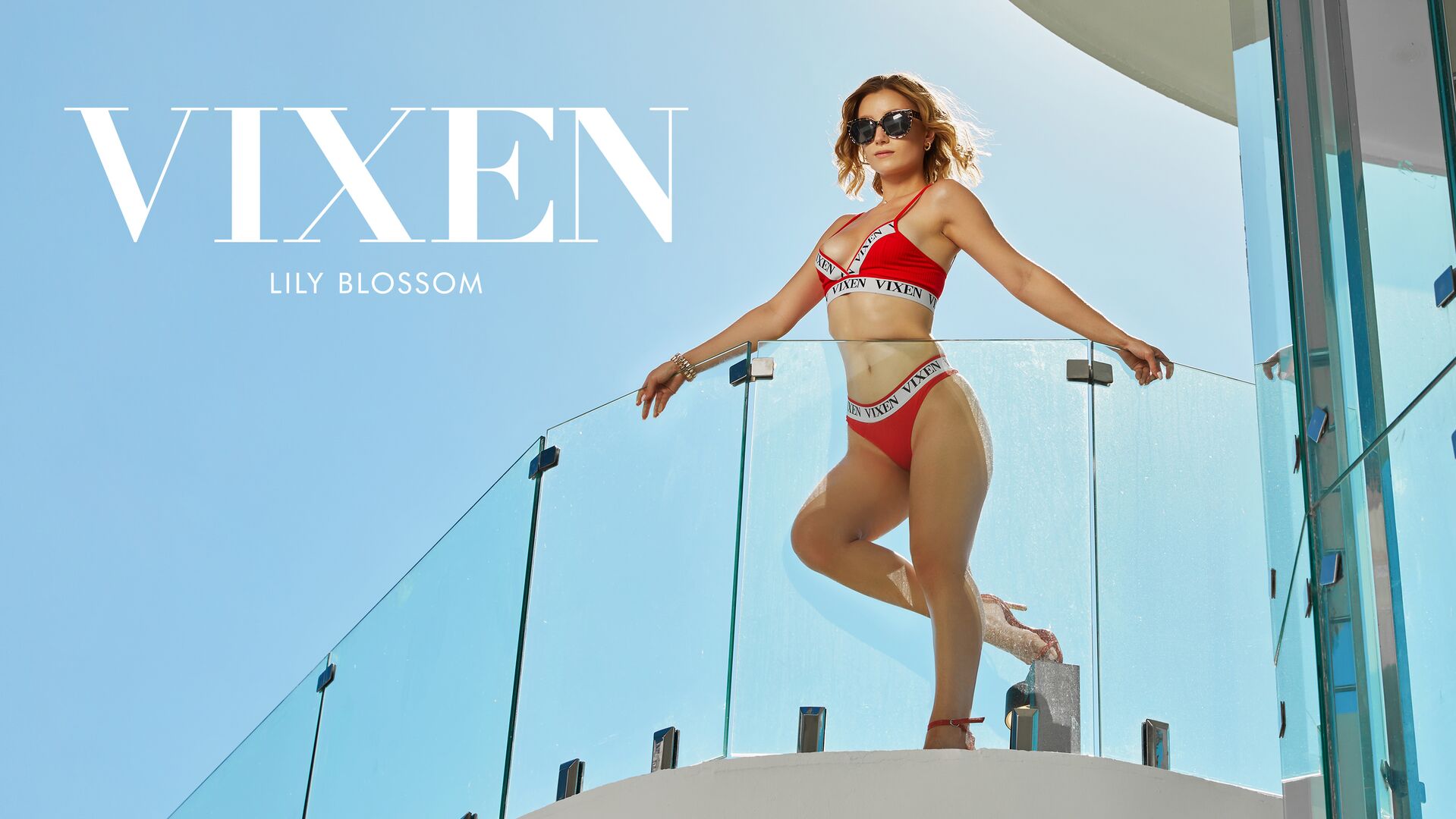 Petite model loves seducing married men