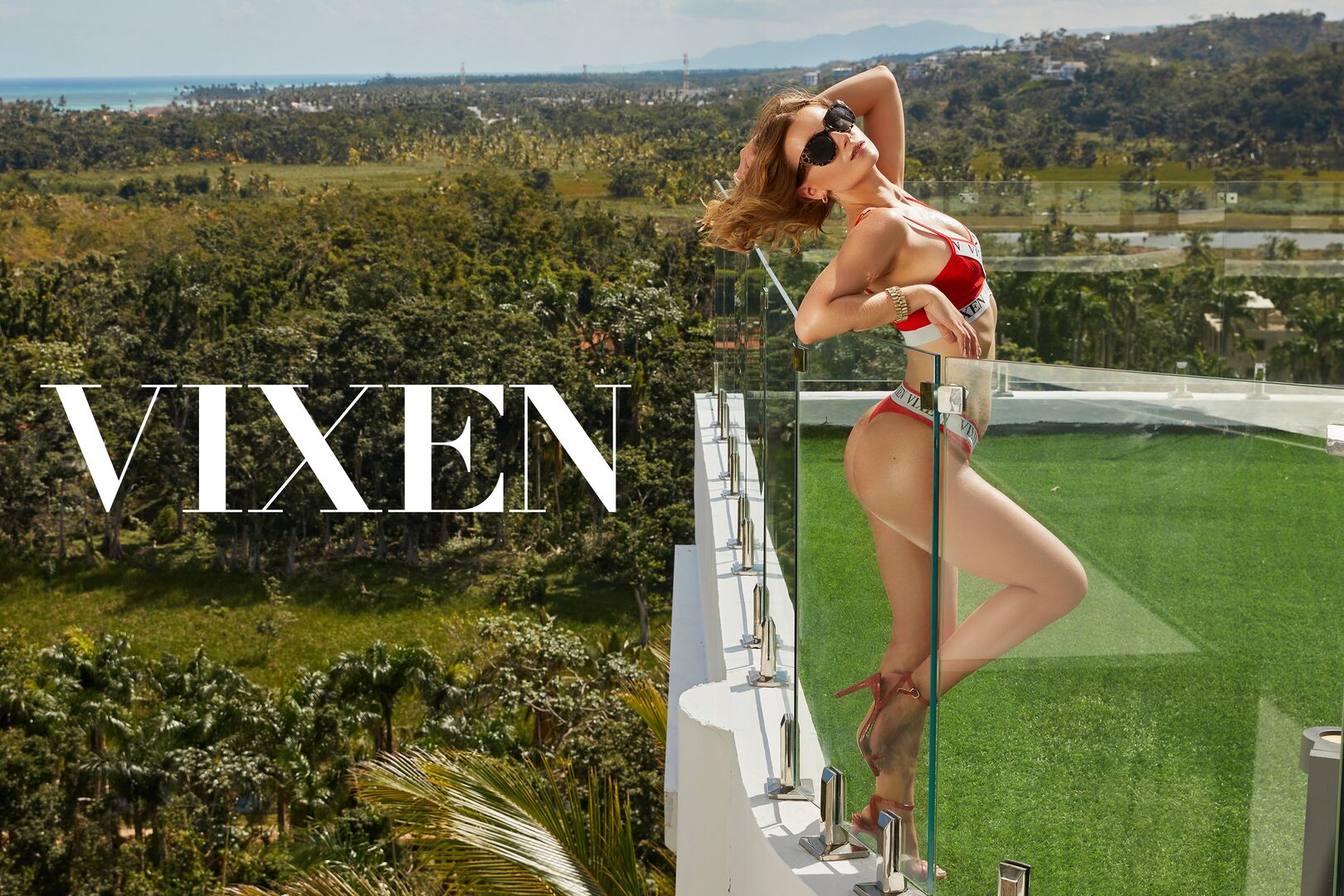 Petite model loves seducing married men