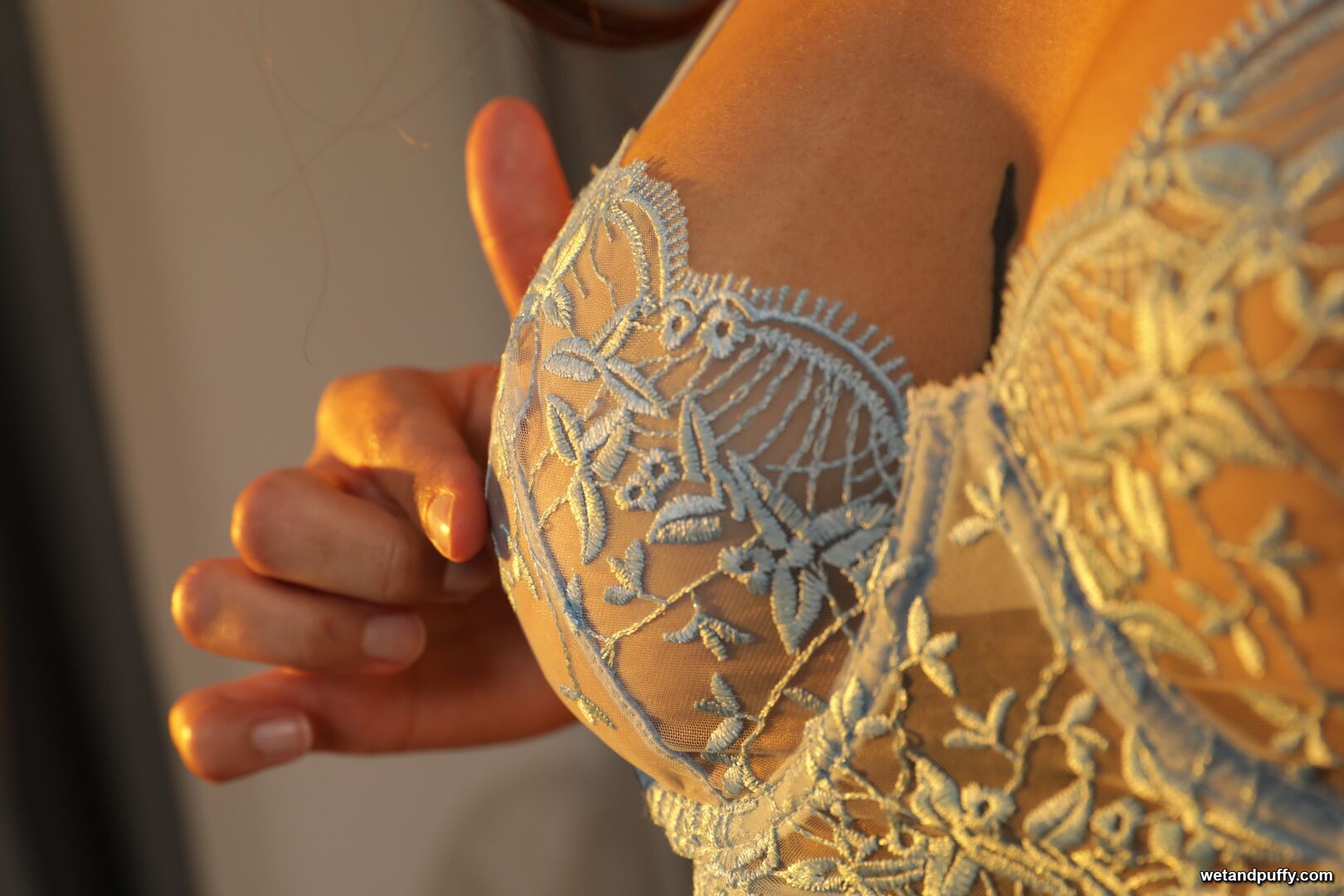 NURIA — ALONE TIME