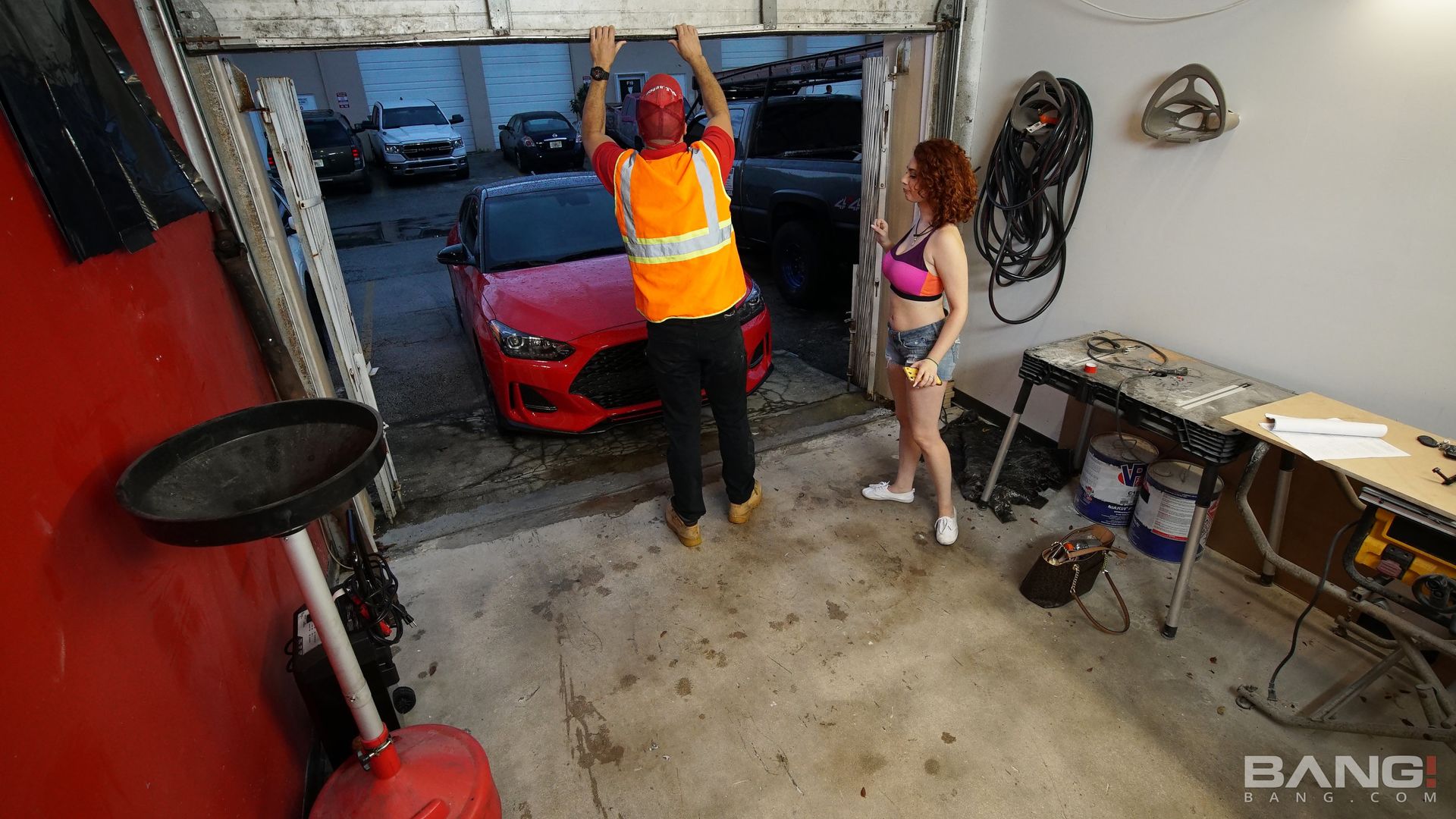 Annabel Redd Gets Her Pussy Wrecked In The Mechanic's Garage