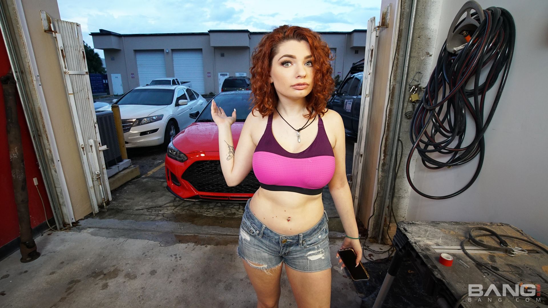 Annabel Redd Gets Her Pussy Wrecked In The Mechanic's Garage