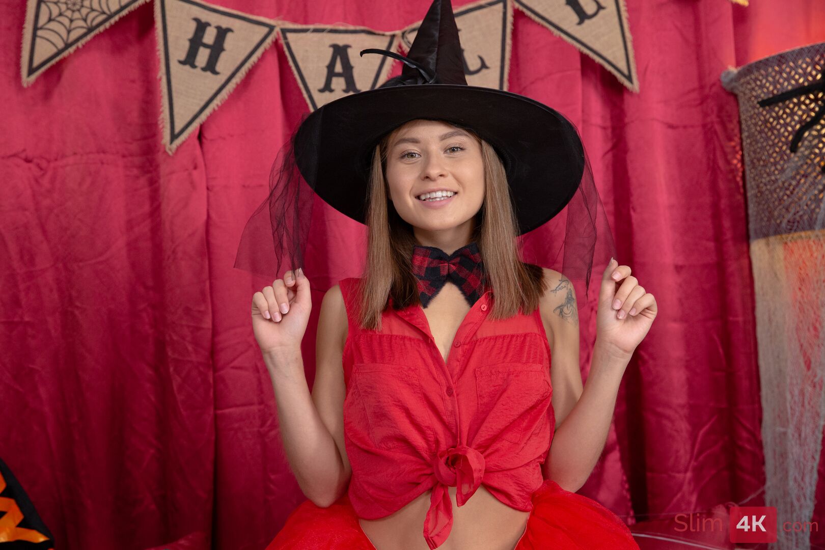 Dude analyzed his GF on Halloween