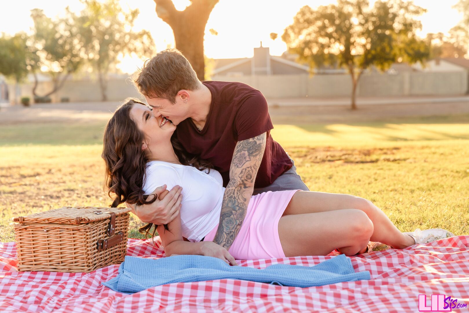 You Can Boss Me Around Lil Sis - S1:E2