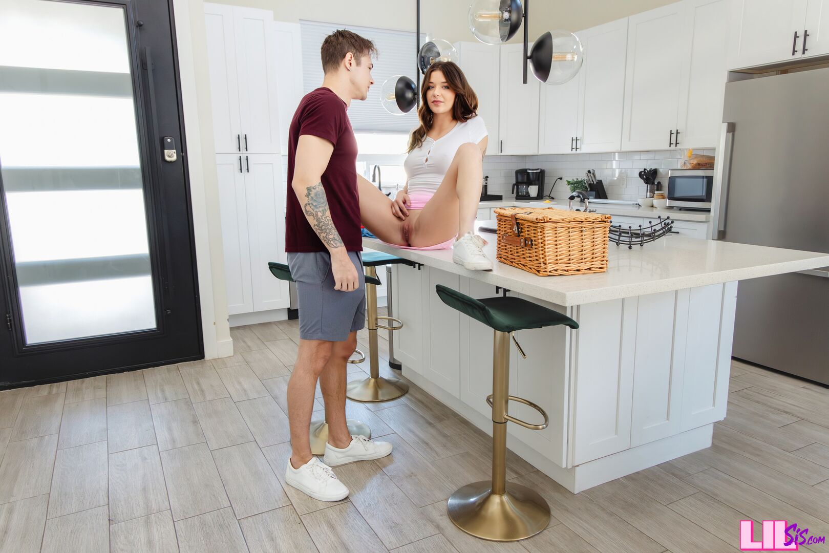 You Can Boss Me Around Lil Sis - S1:E2