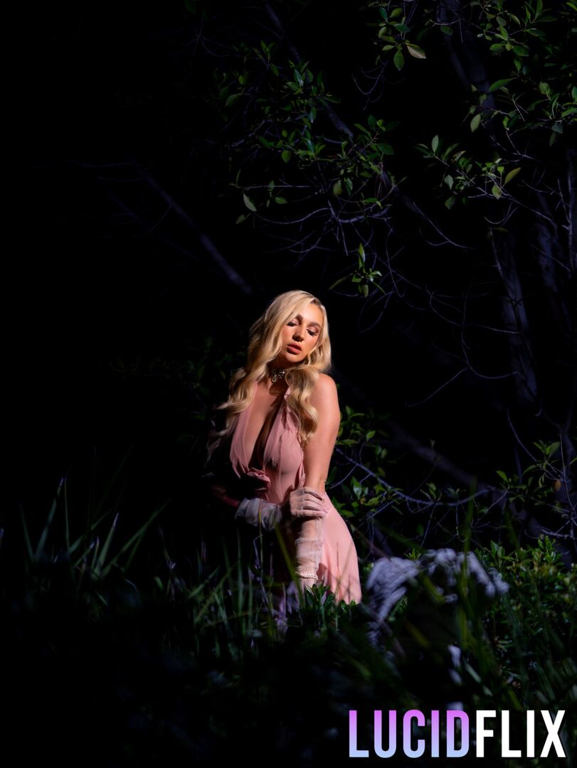 Kendra Sunderland in Nightshade