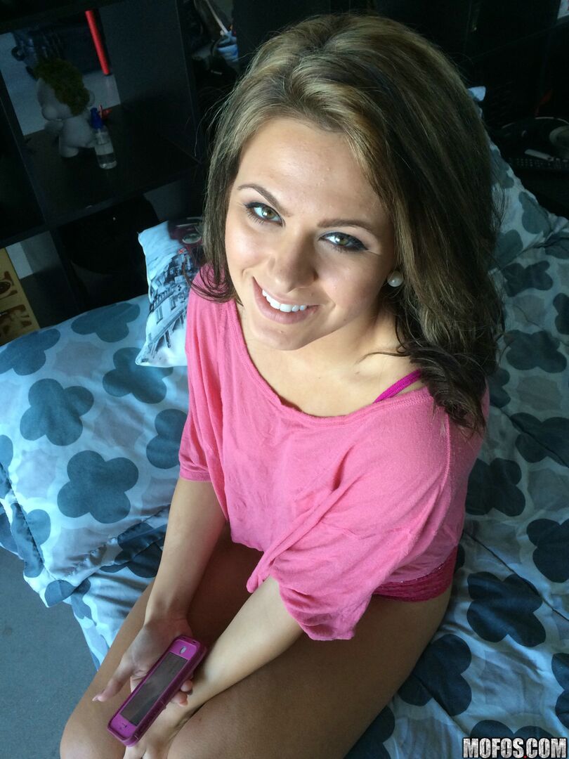 Gamer Chick Fucking on Cam