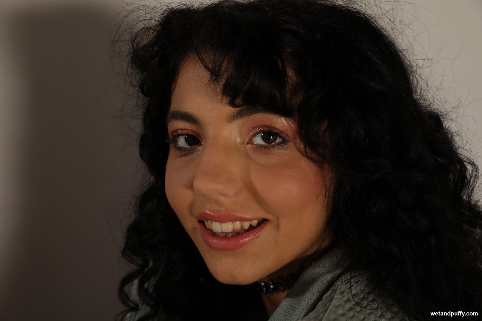 MINI MITZI — PETITE PLEASURE