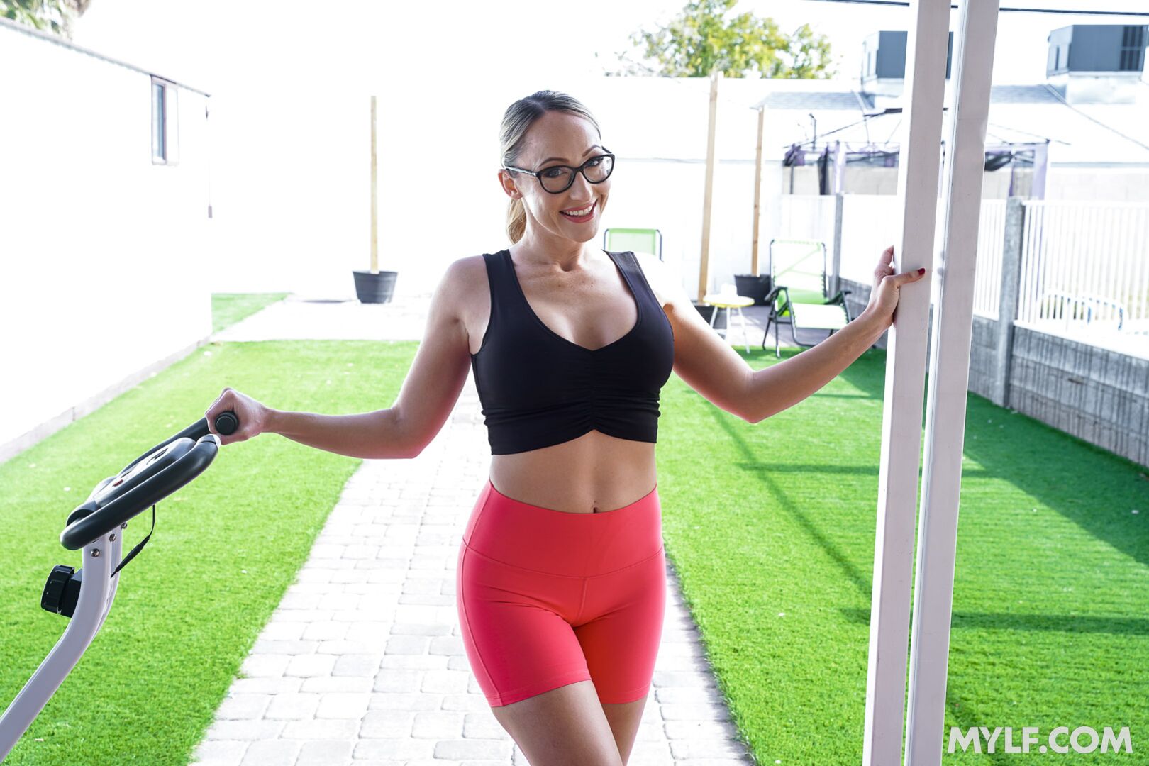 Bouncy, Busty, and Bootylicious