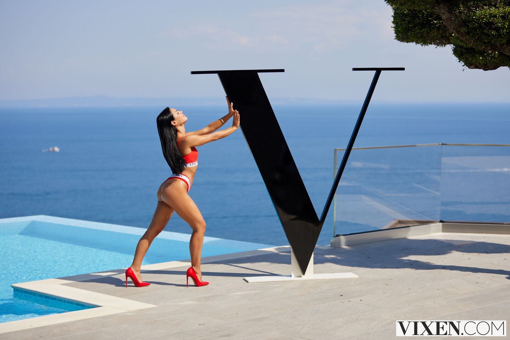 Hotel Vixen Season 2 Episode 10 Destination Bedding