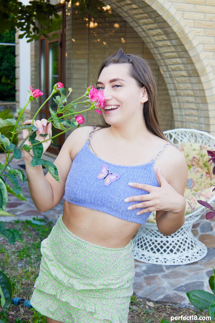 Perfect18 Elise Moon