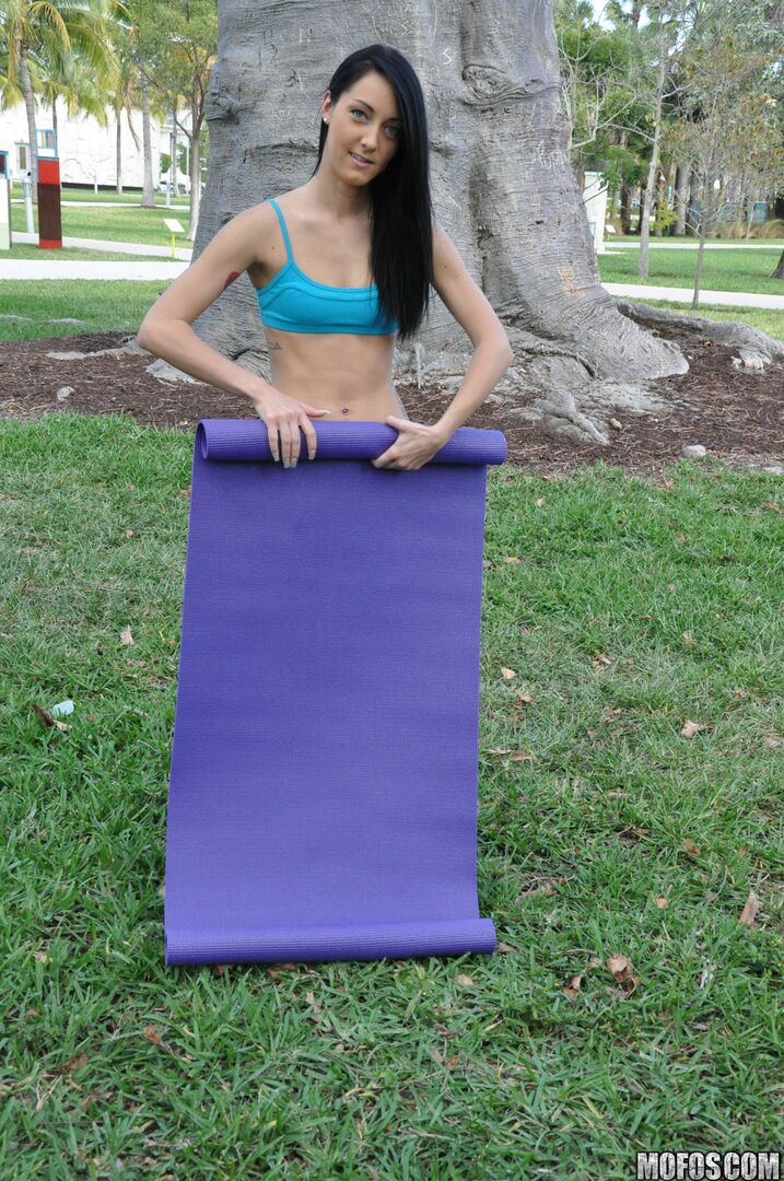 Tappin That Yoga Booty