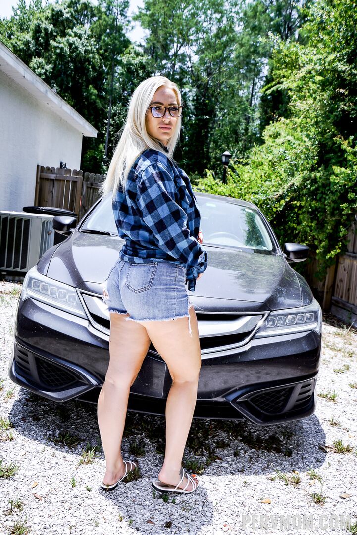 Let Stepmommy Handle That Boner