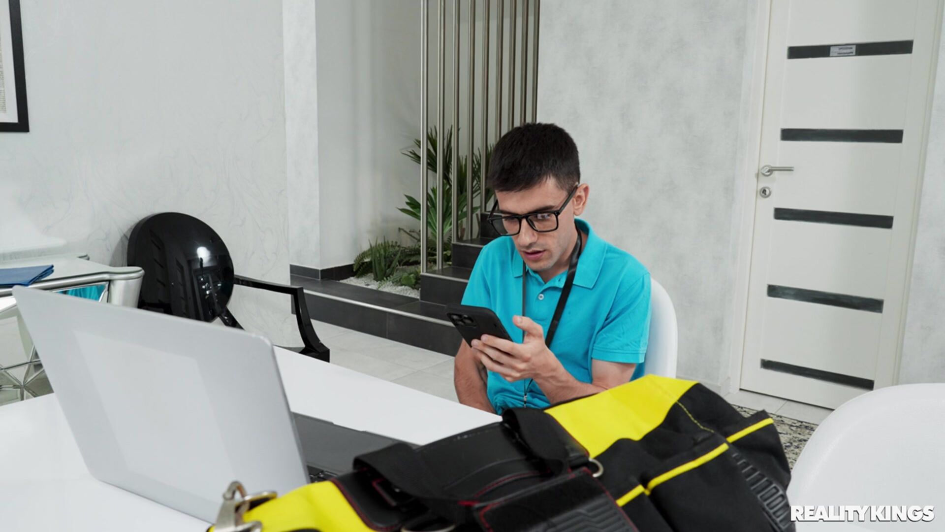 Finding A MILF's Nudes