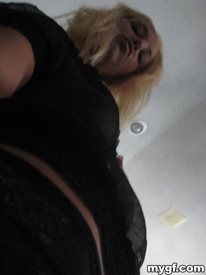 Blondie Takes The Dick