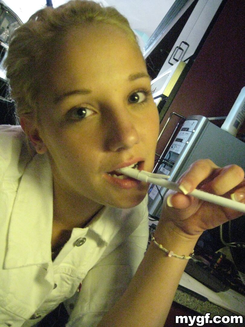 Blondie Takes The Dick