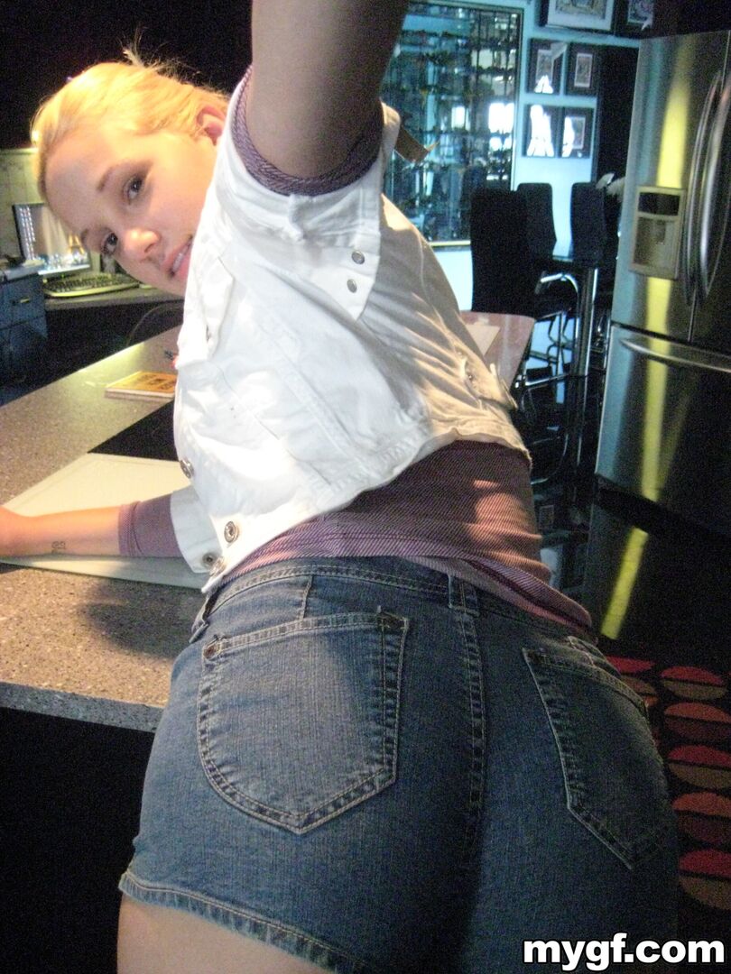 Blondie Takes The Dick