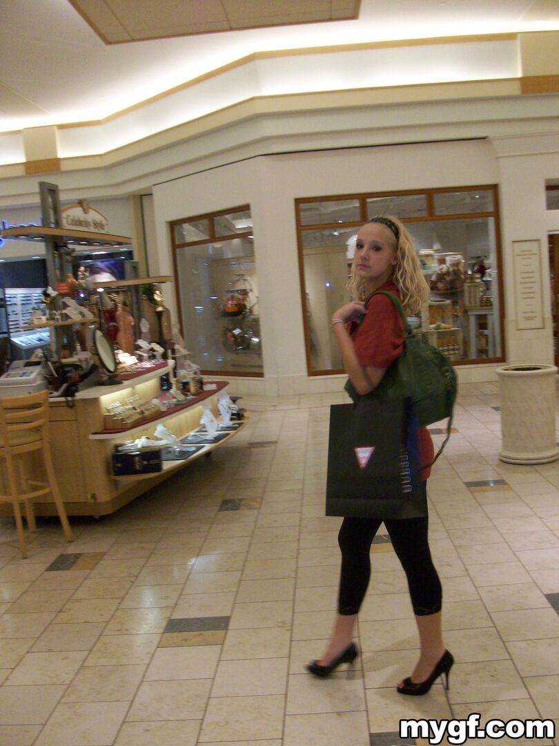 Blondie Takes The Dick