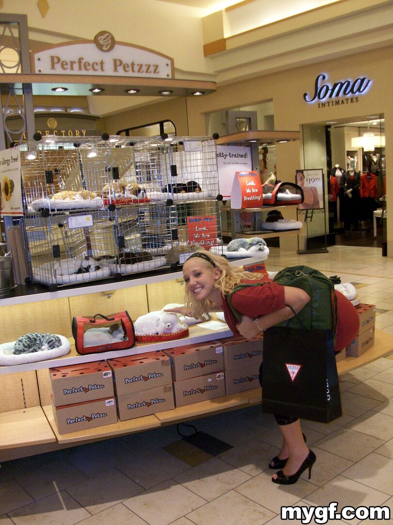 Blondie Takes The Dick