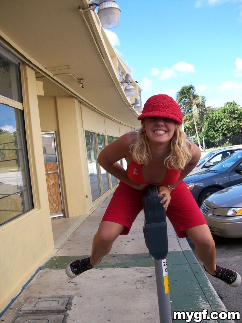 Blondie Takes The Dick