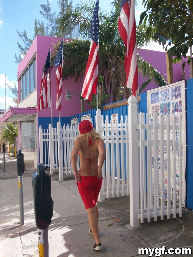 Blondie Takes The Dick