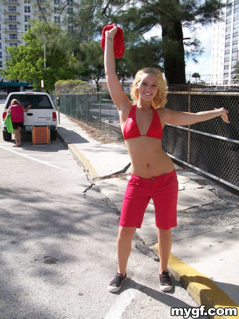 Blondie Takes The Dick