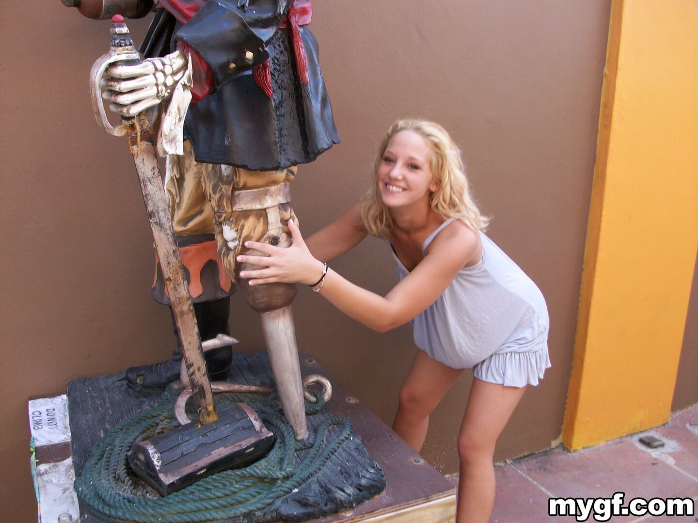 Blondie Takes The Dick