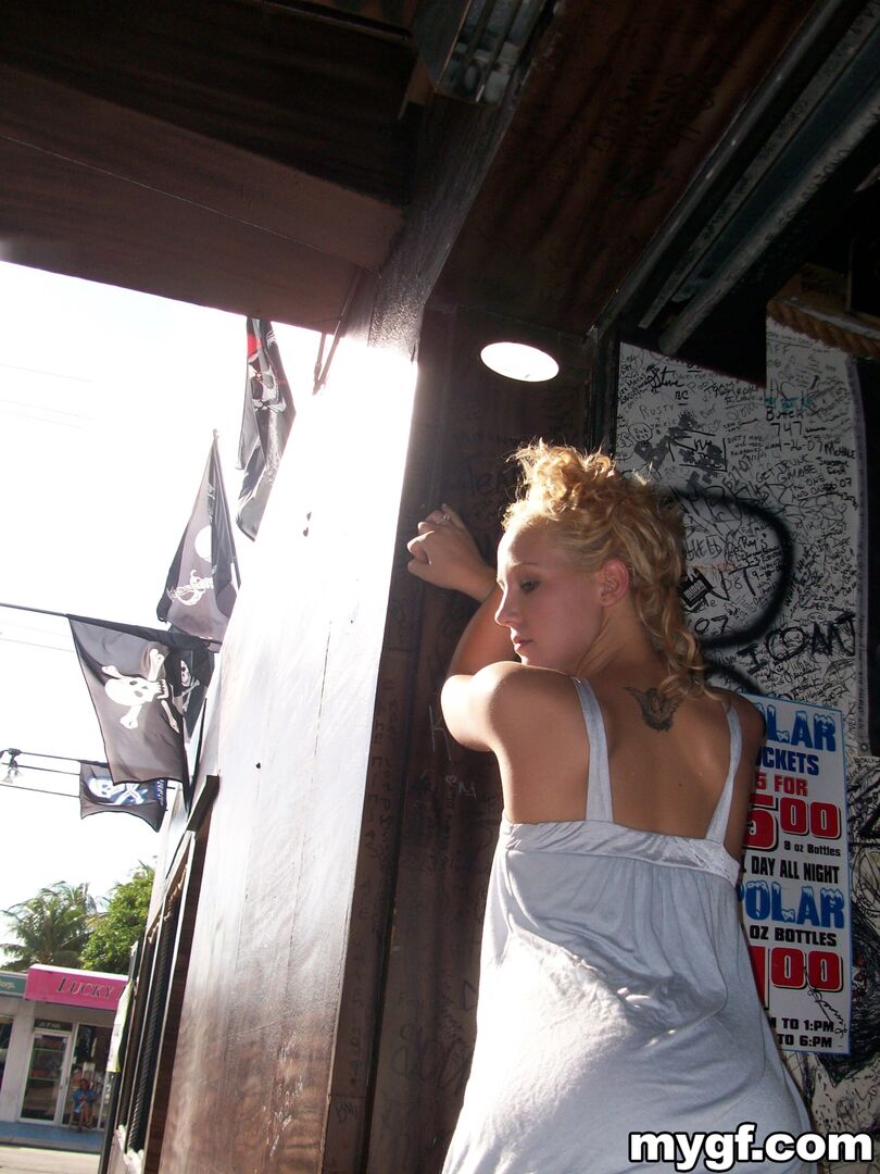 Blondie Takes The Dick