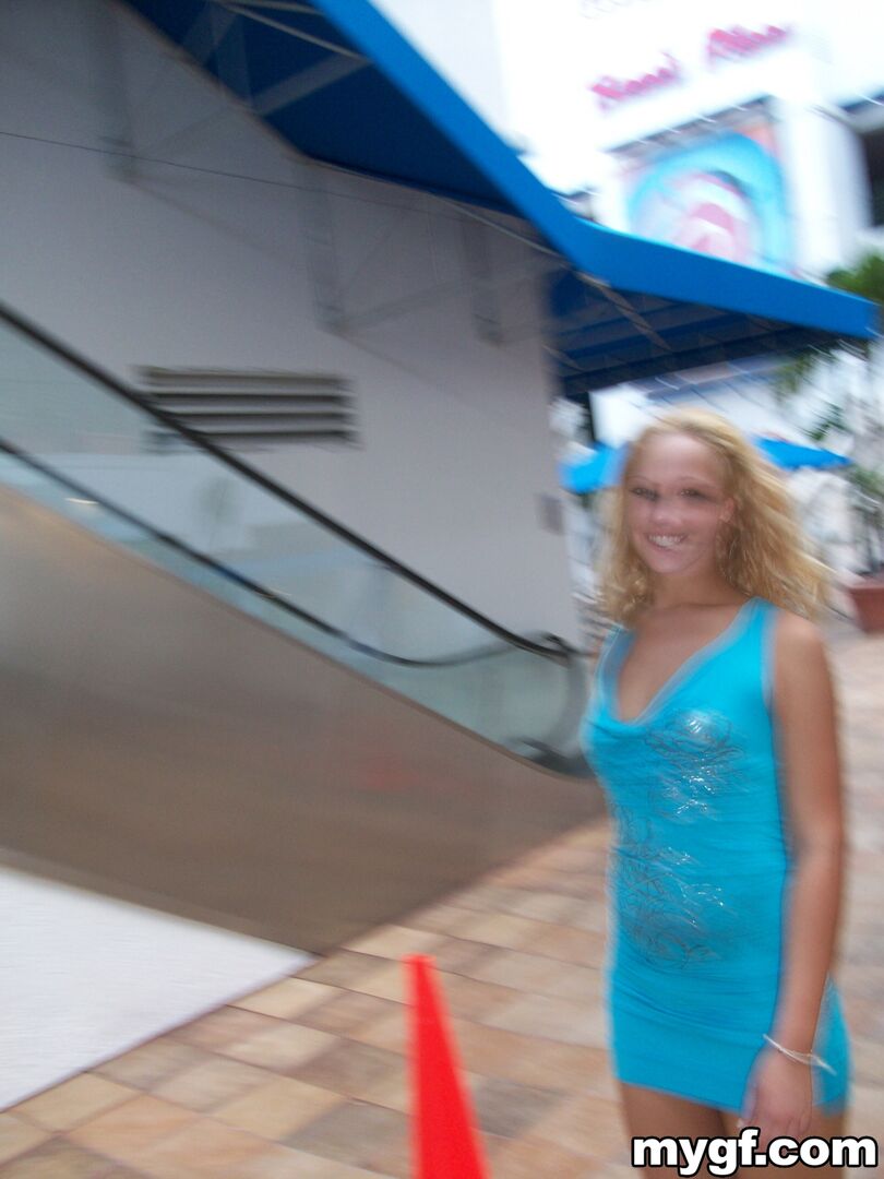 Blondie Takes The Dick