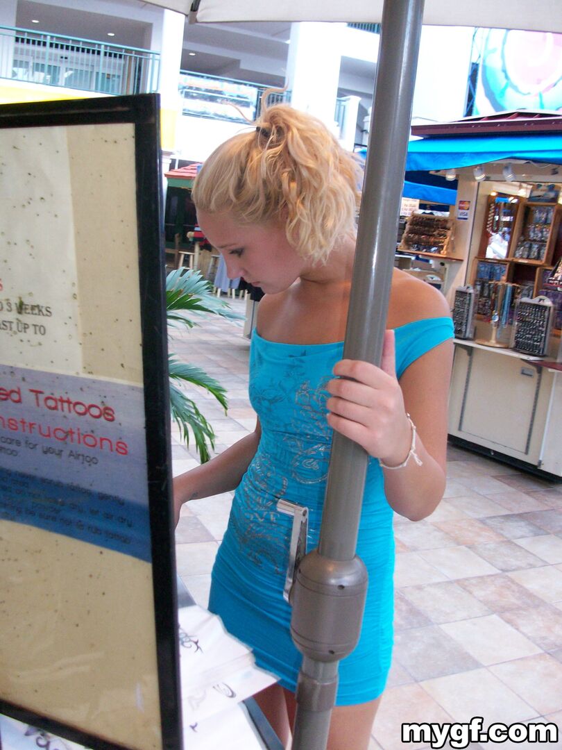 Blondie Takes The Dick