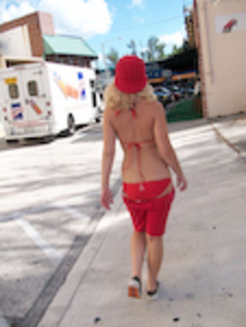 Blondie Takes The Dick