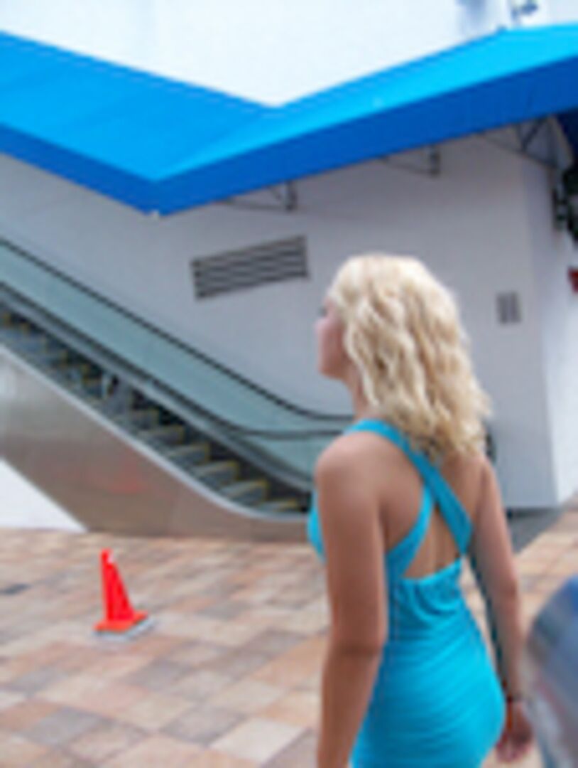 Blondie Takes The Dick