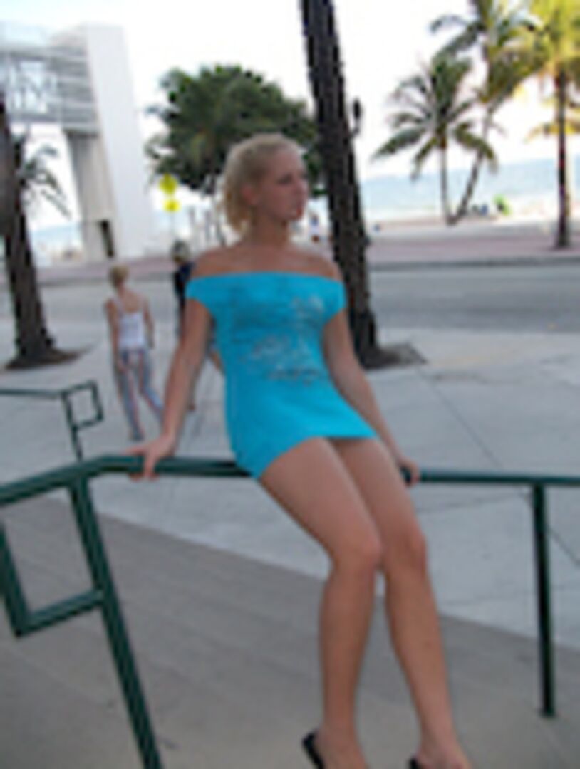 Blondie Takes The Dick