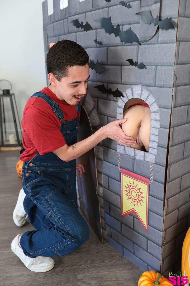 Stepsisters Boo Hole - S34:E2