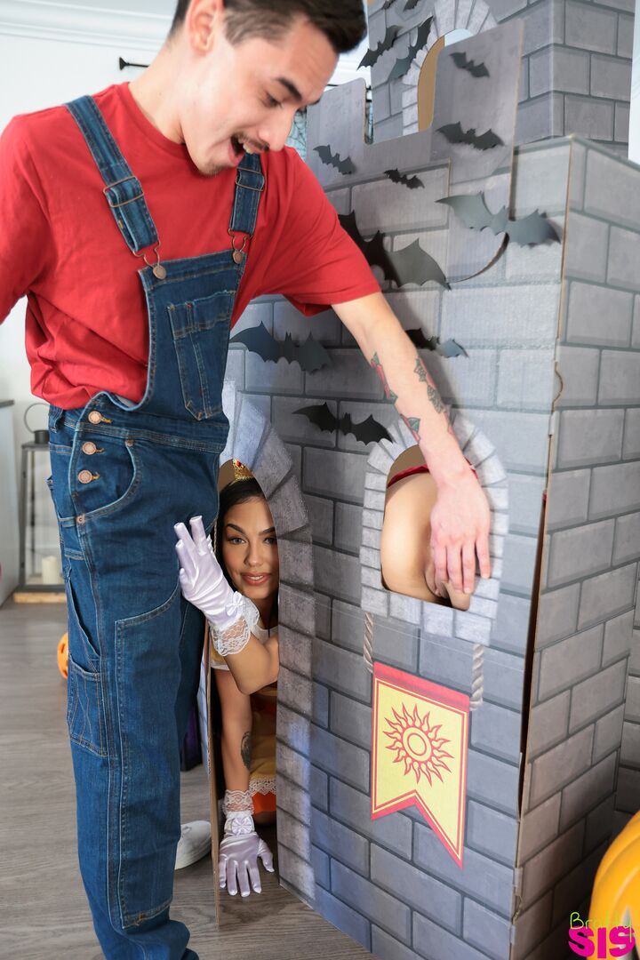 Stepsisters Boo Hole - S34:E2