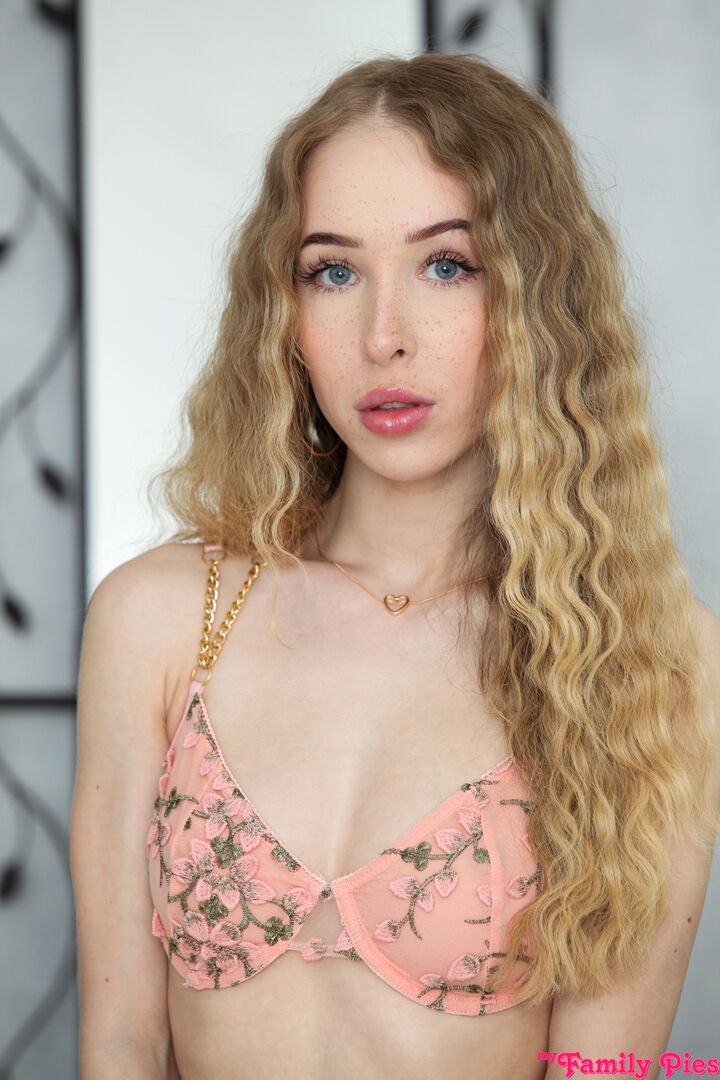 Stepsis Is A Flirt - S35:E5