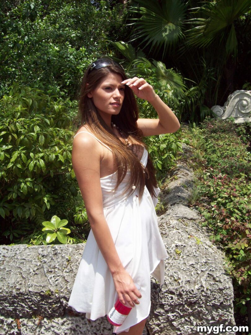 Beautiful Girl Loves Sexy Time