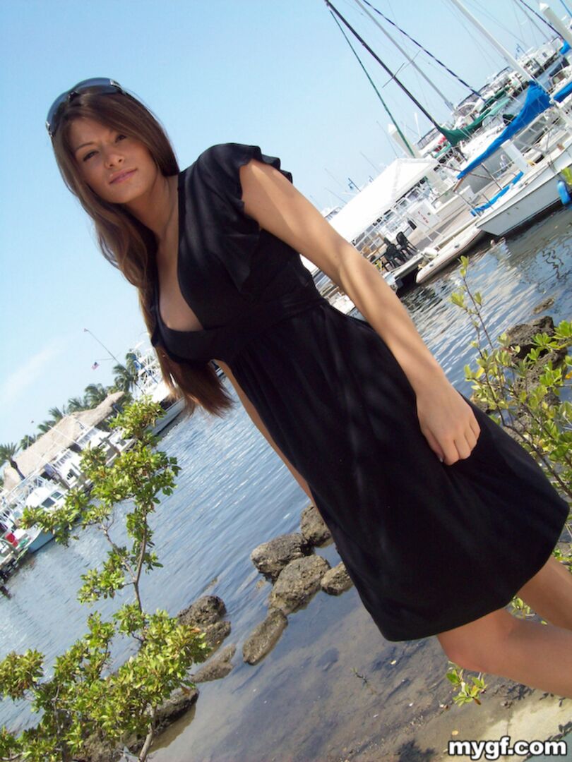 Beautiful Girl Loves Sexy Time