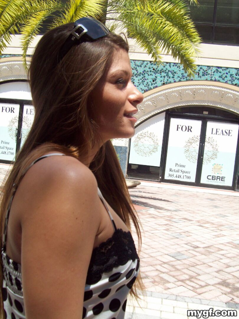 Beautiful Girl Loves Sexy Time