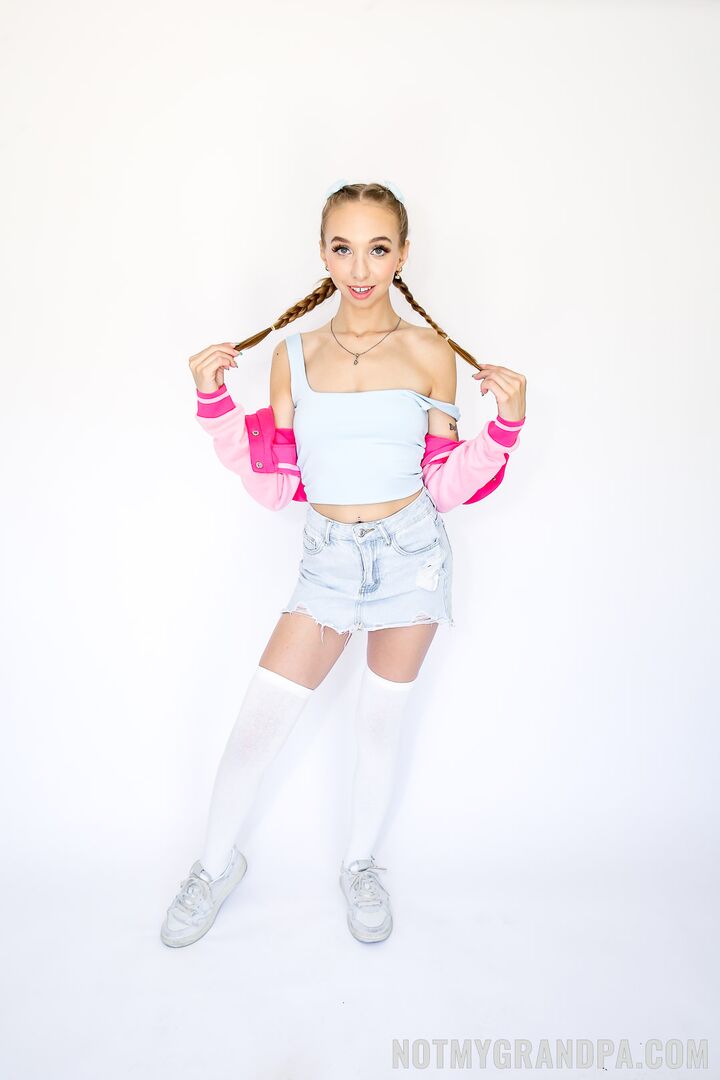 Easy Breezy’s Pop-Pop Fetish