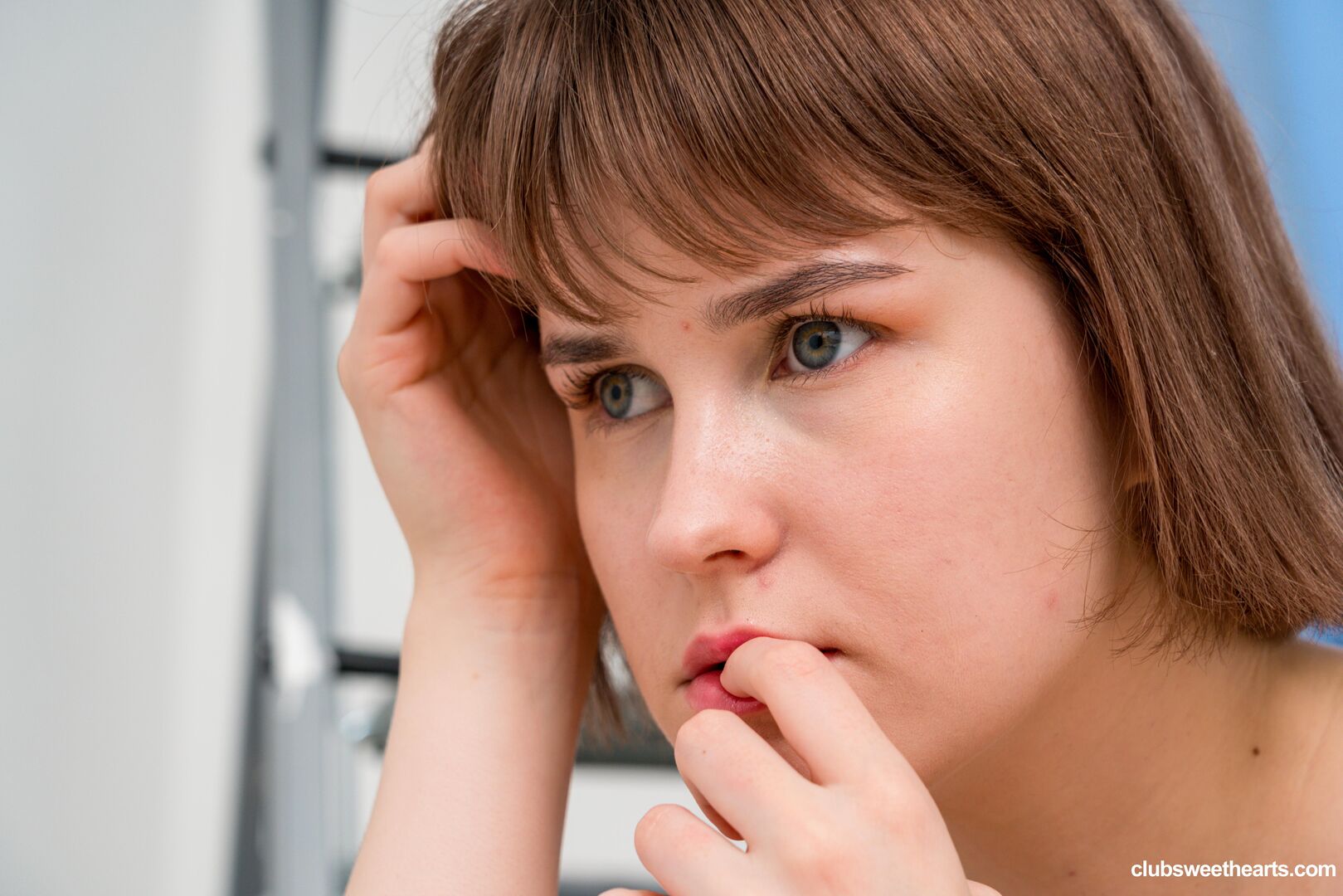 Iris and Angie fucking before painting