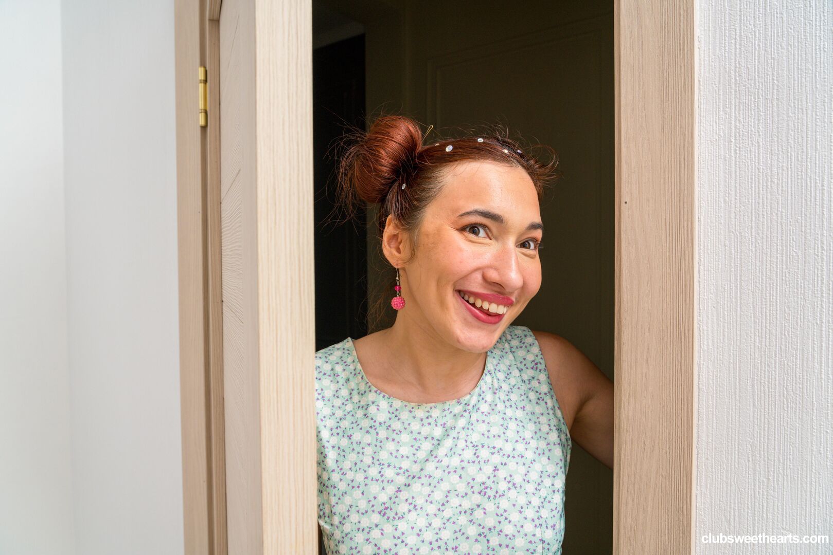 Iris and Angie fucking before painting