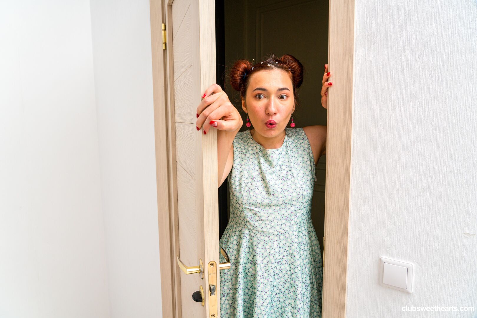 Iris and Angie fucking before painting