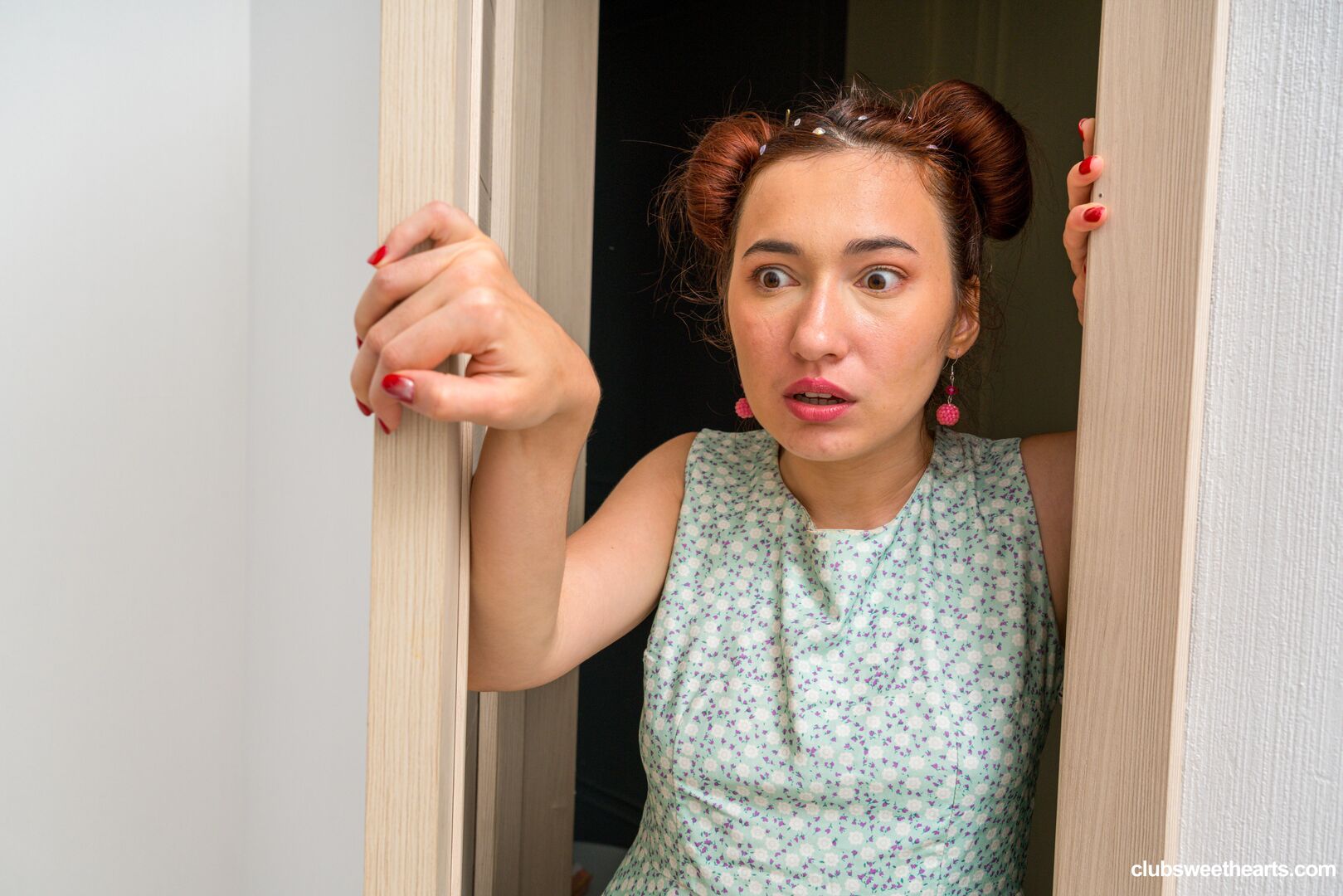 Iris and Angie fucking before painting