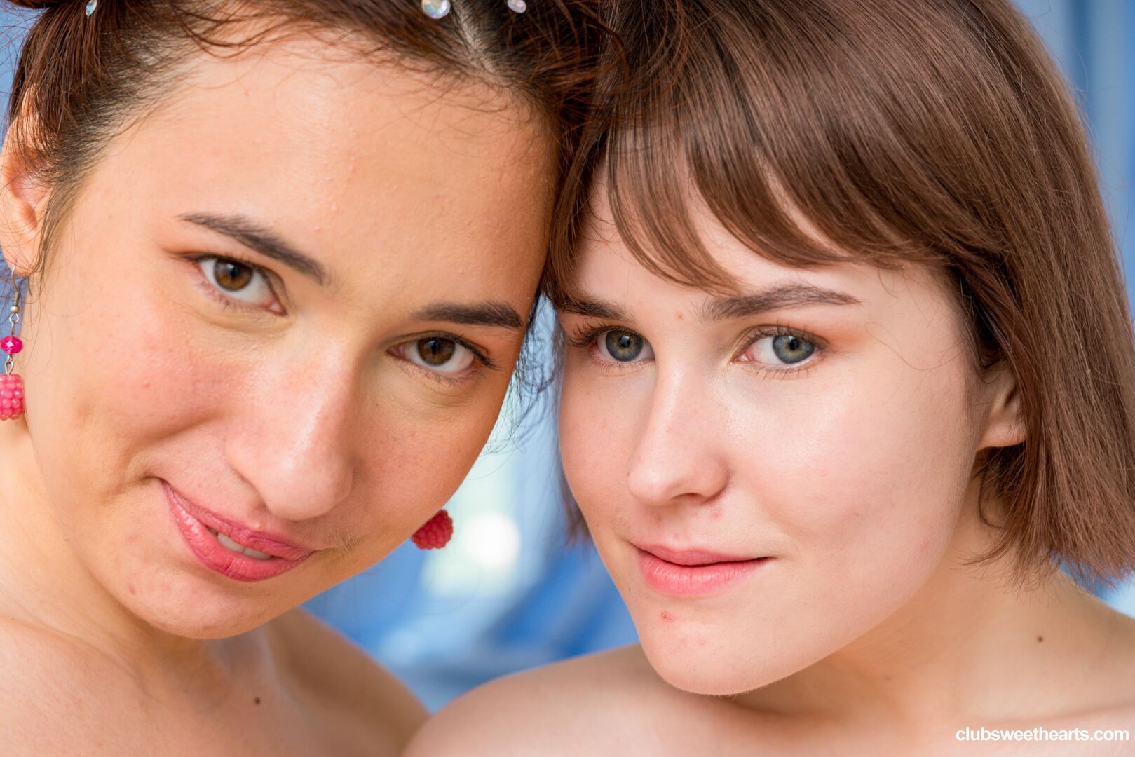 Iris and Angie fucking before painting