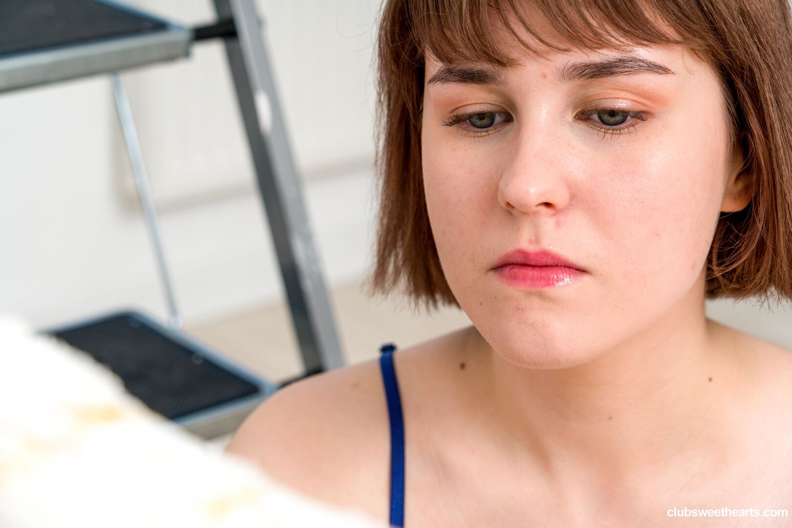 Iris and Angie fucking before painting