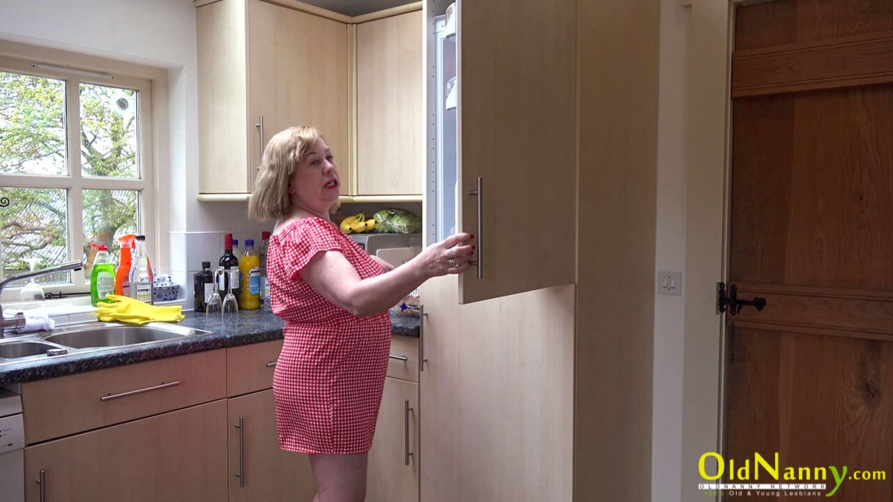 TWO MATURE LESBIANS HAVE MET AFTER QUITE SOME TIME