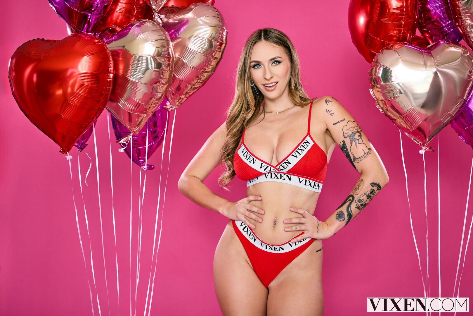 Curvy Beauty Angel Youngs Gets Stretched Out